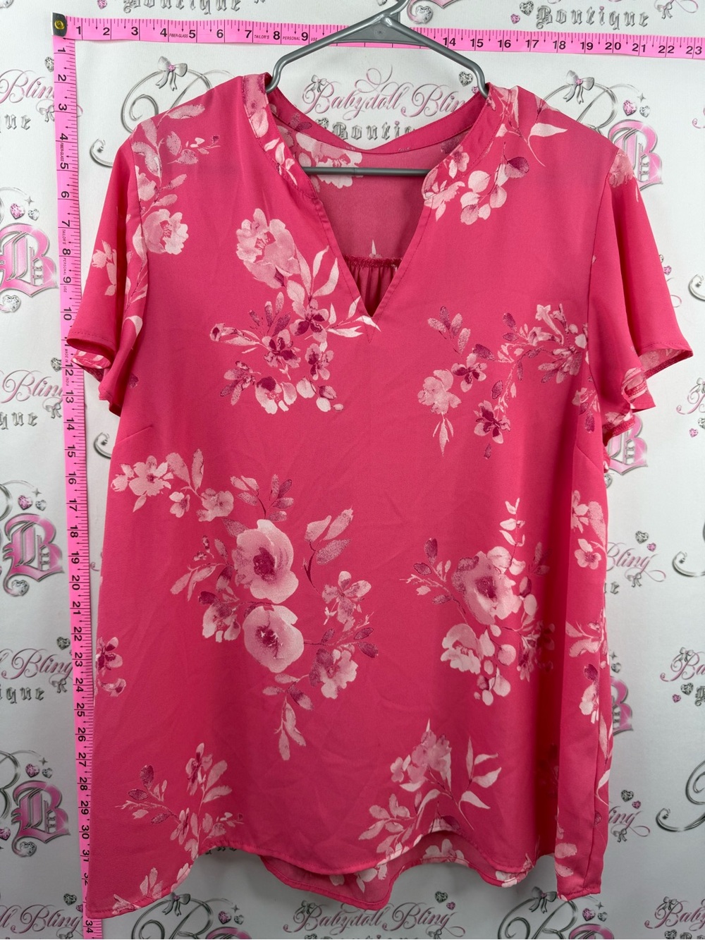 Tshirt top flowers floral Women’s Floral V-Neck Short Sleeve Top - Pink